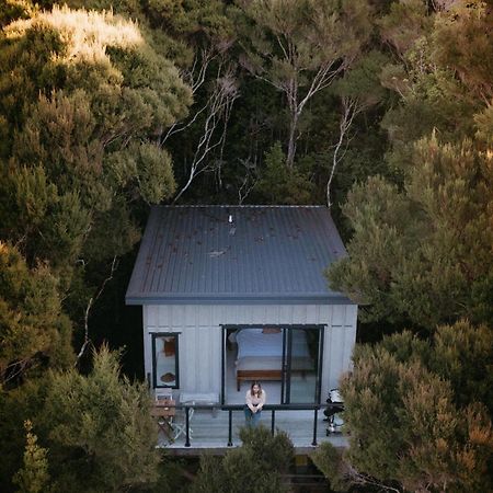 Treehouse Hideaway At Rekindle Tree Houses Opua Eksteriør bilde